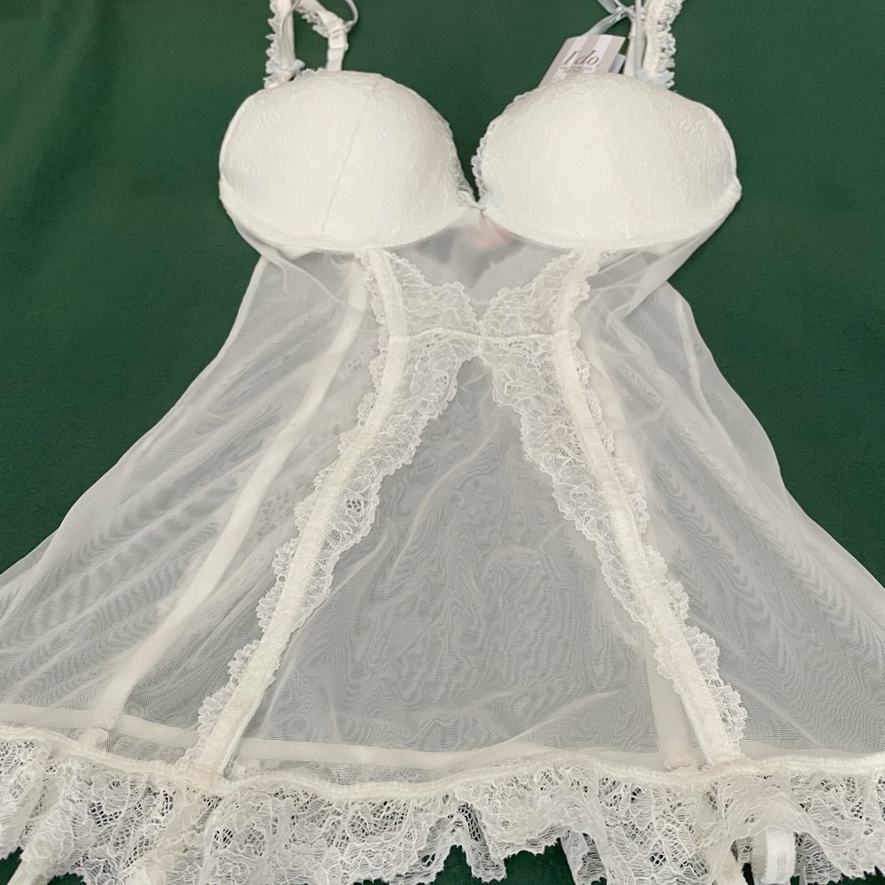Victoria’s Secret Corset - Picture 2 of 13